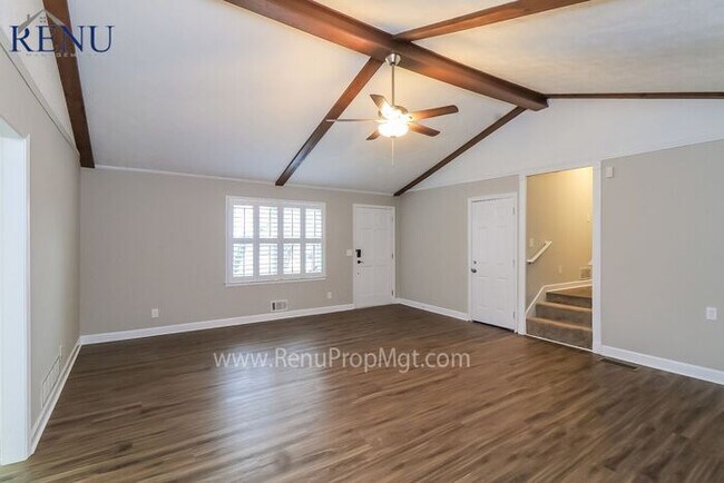 Building Photo - Now Available! 3 bed 2 bath!