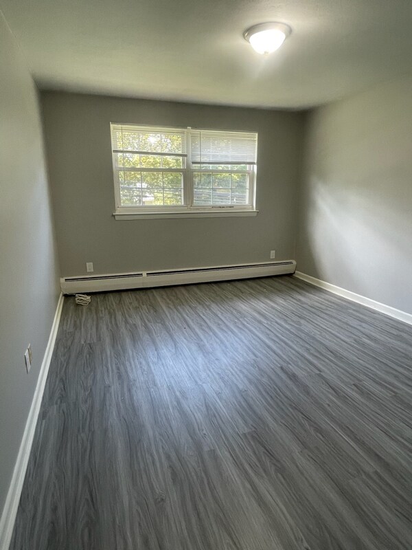 Foto del edificio - 1570 Willard Ave