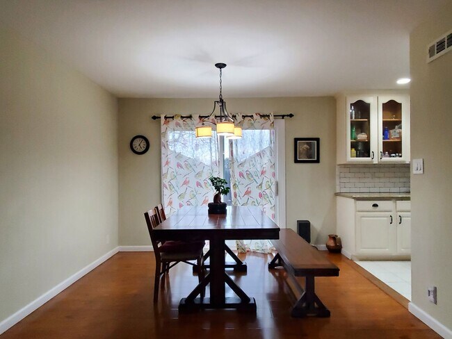 Building Photo - Spacious And Remodeled Single Story Home, ...