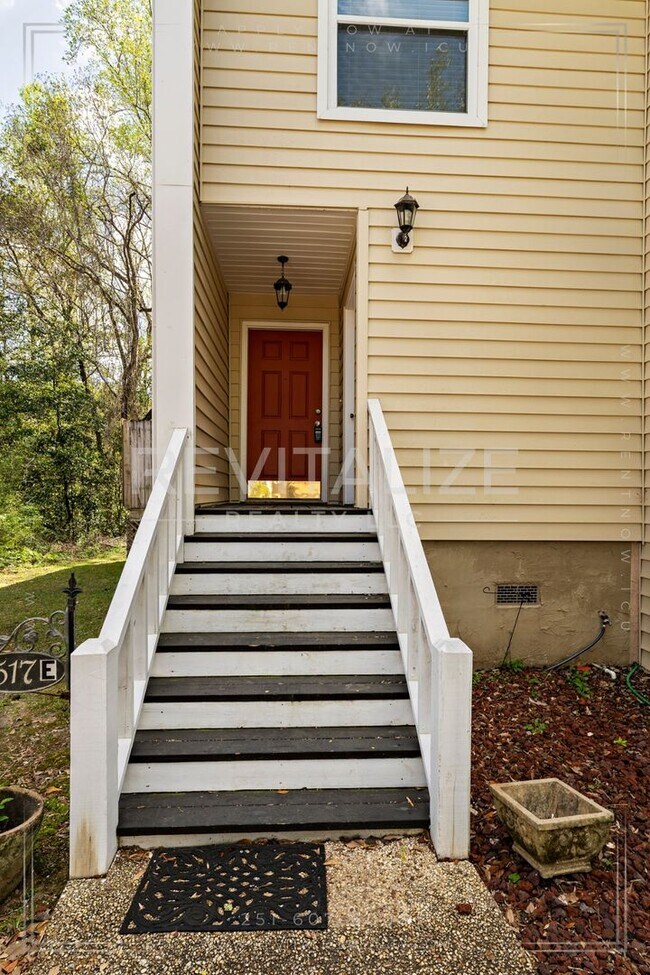 Building Photo - **COMING SOON** Stunning 2 Bedroom/2.5 Bat...