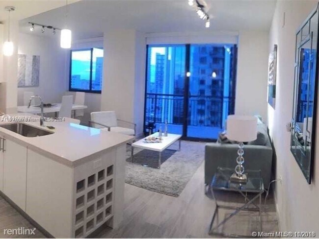 Foto del edificio - 1 br, 1 bath Condo - 999 SW 1st Ave Apt 2115