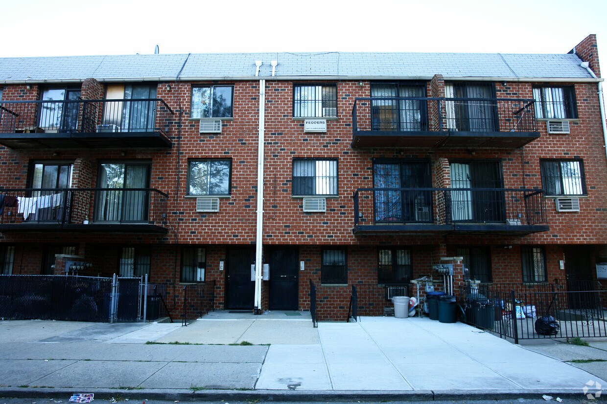 Building Photo - 13247-13253 Pople Ave