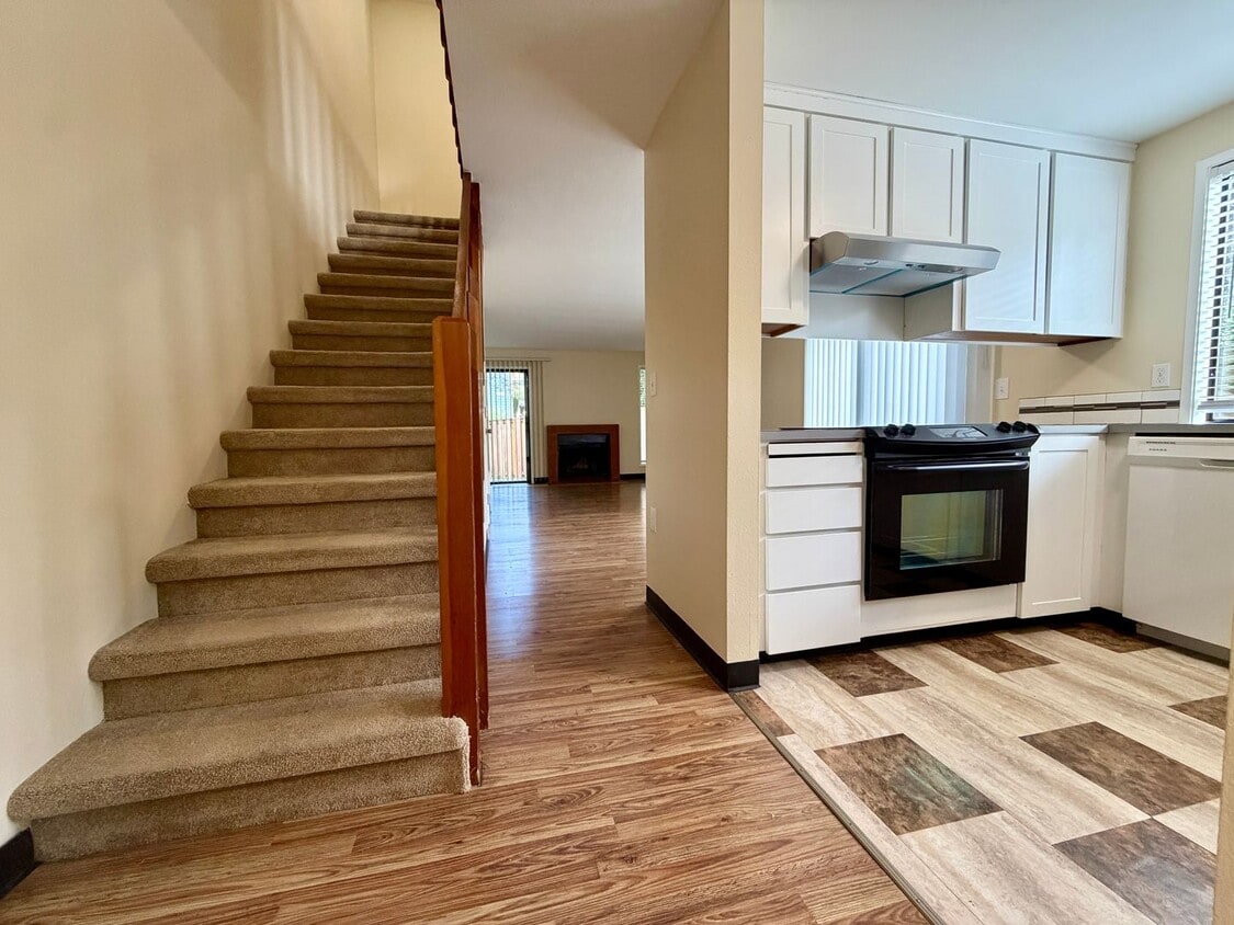 Photo - 4453-4455 SW Garden Home Rd (Portland, OR)