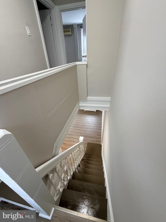 Building Photo - 2917 W Girard Ave