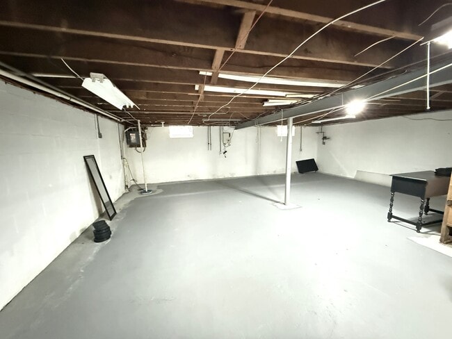 Building Photo - 1109 W Beech St