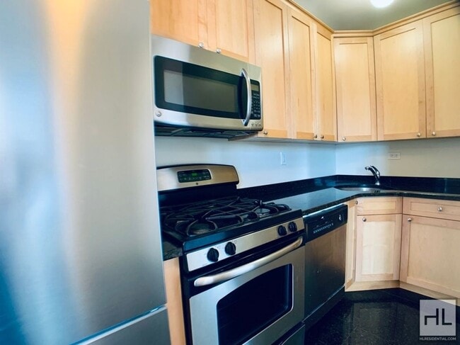 Building Photo - SECOND AVENUE