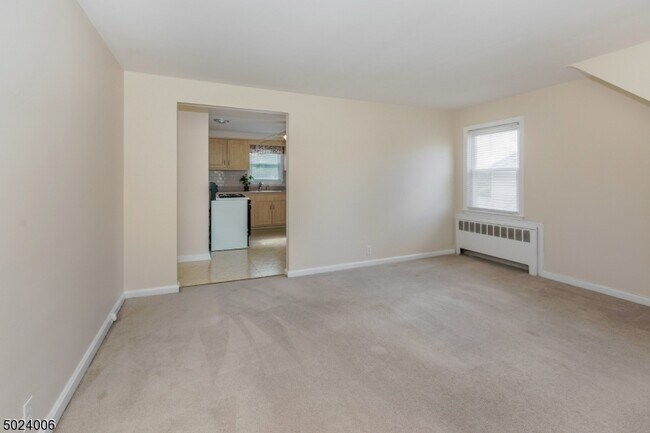 Building Photo - 19 Ozone Ave