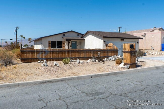 Building Photo - 11865 Ambrosio Dr
