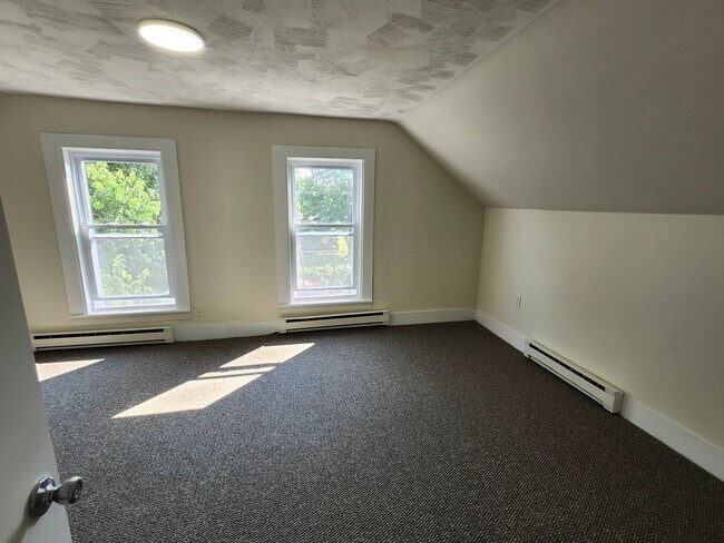 Building Photo - 14 Slater