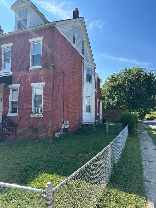 Primary Photo - 38 Chestnut St