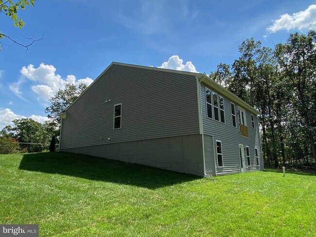 Foto del edificio - 504 McDonald Rd