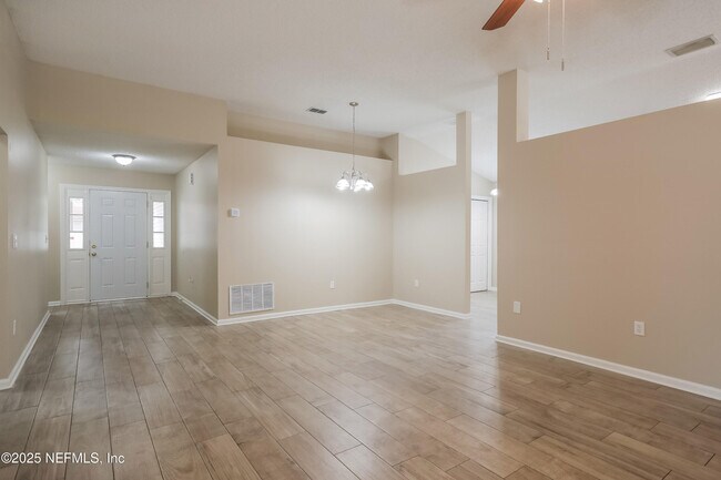 Foto del edificio - 7725 Westport Bay Dr