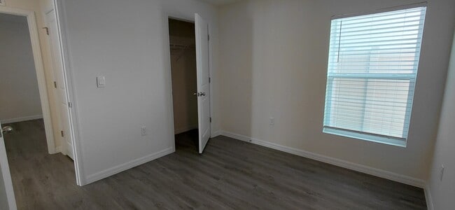 Building Photo - 36171 Sunflower Hill Dr