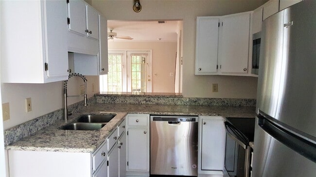 Kitchen - 6728 Bevington Ridge Rd