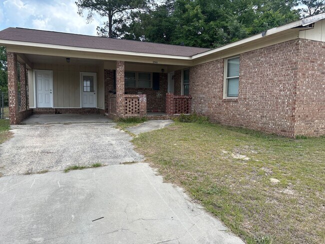 Foto del edificio - 2941 Rollingwood Dr