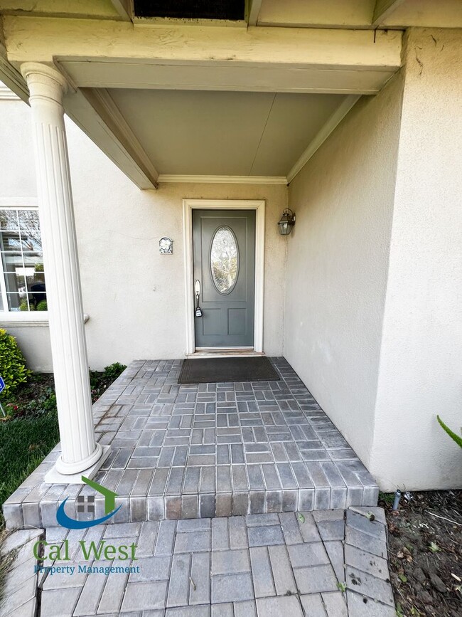 Building Photo - $4,795 - Beautiful 5 Bedroom 2.5 Bath Two ...