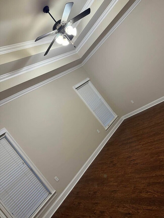 Building Photo - 28292 Lake Lery Dr