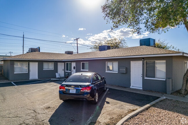 Photo - 3123 W Almeria Rd (Phoenix, AZ) Apartments