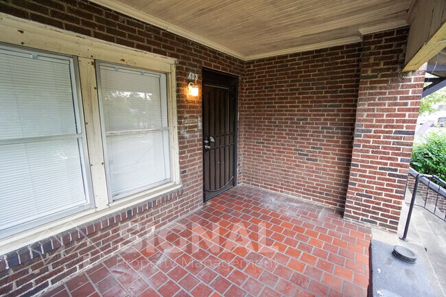 Foto del edificio - 401 Valley Rd