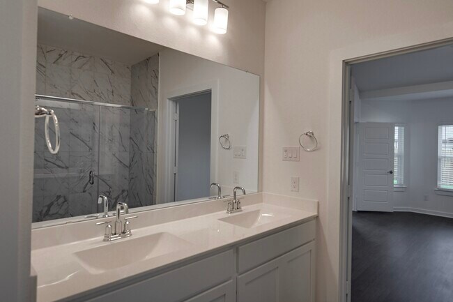 Foto del edificio - 32511 Midsummer Dr
