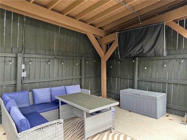 Foto del edificio - 128 Woodberry Ct