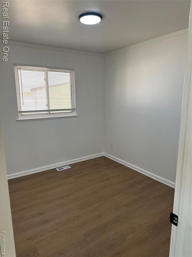 Foto del edificio - 1982 S Ortonville Rd