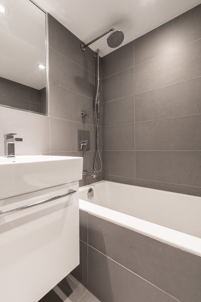 Building Photo - 188 Jameson Ave