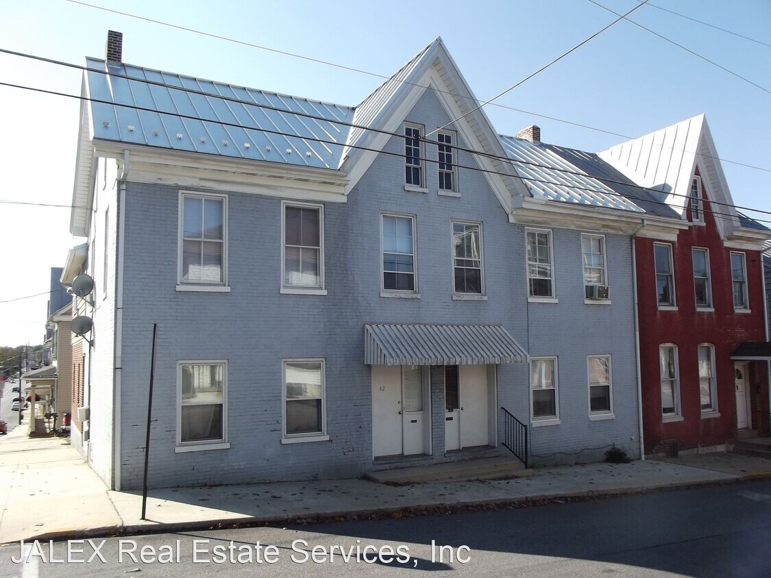 1 br, 1 bath House 40 S. Penn St. A House Rental in Shippensburg