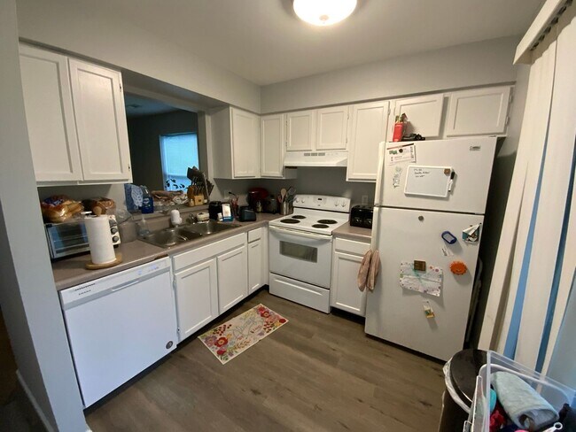 Foto del edificio - 4621 - 4623 W Bainbridge Dr