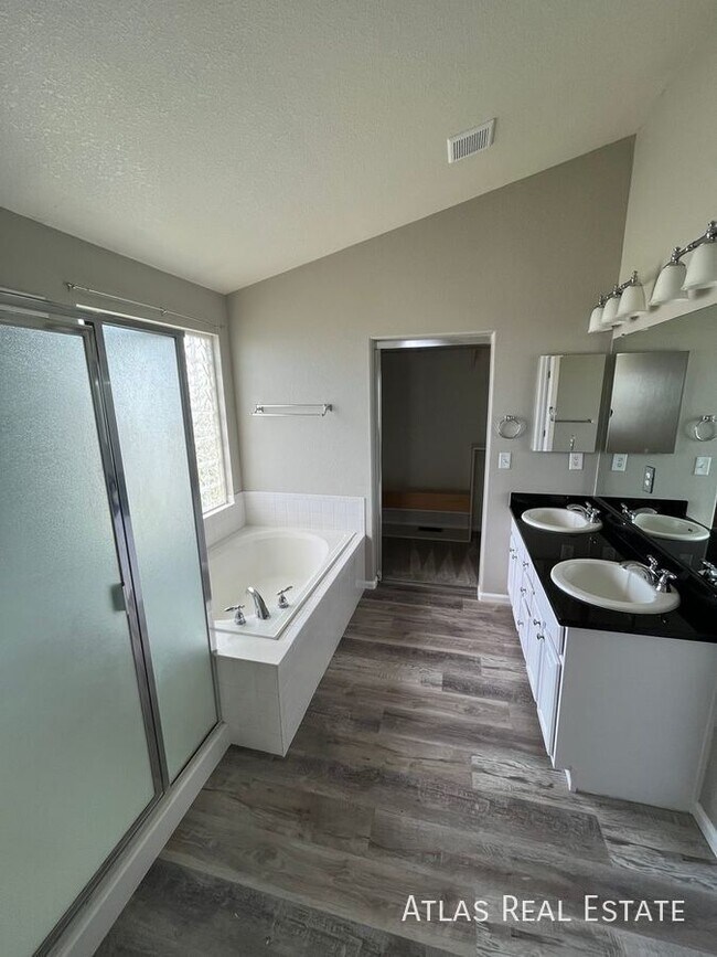 Foto del edificio - 15812 E 107th Ave