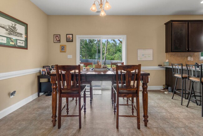 Building Photo - 209 Admiral Ct
