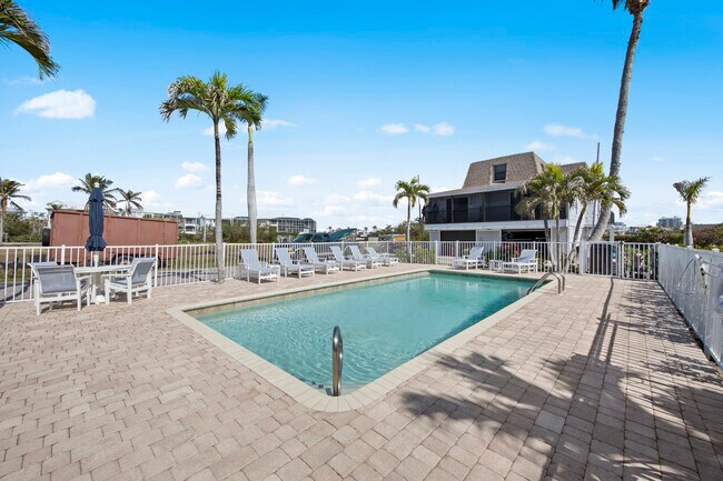 Foto del edificio - 26773 Hickory Blvd