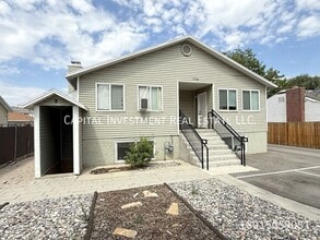 Building Photo - 3708 McCall St E