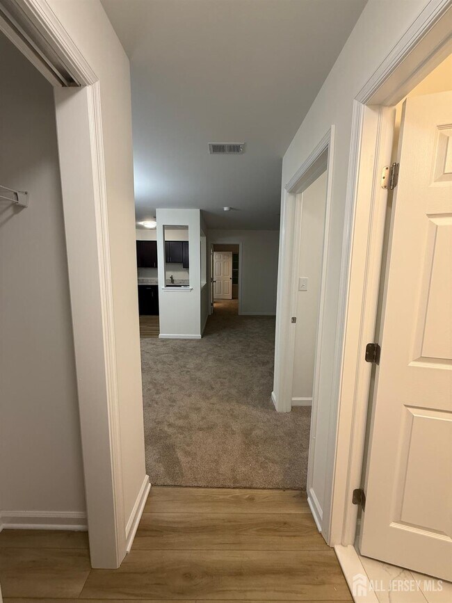 Foto del edificio - 1217 Waterford Dr