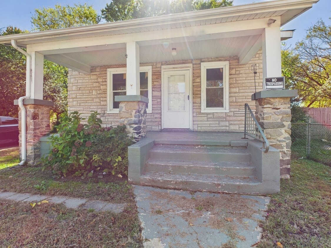 Primary Photo - 2408 Concord Ave