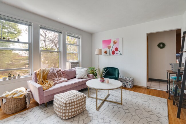 Foto del edificio - 1605 Marshall Ave