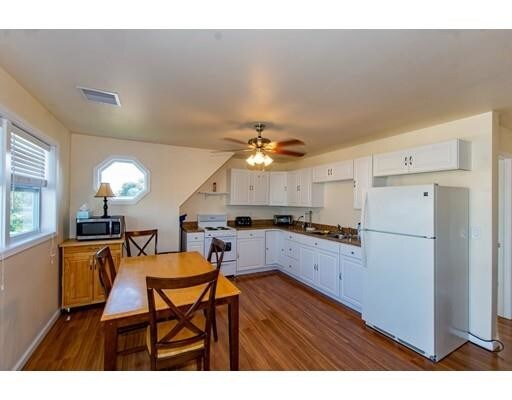 Building Photo - 116 Seaview Dr