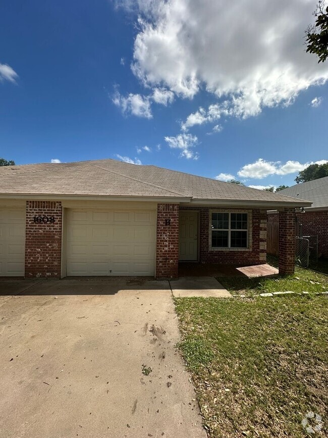 Building Photo - 1608 Maya Trail