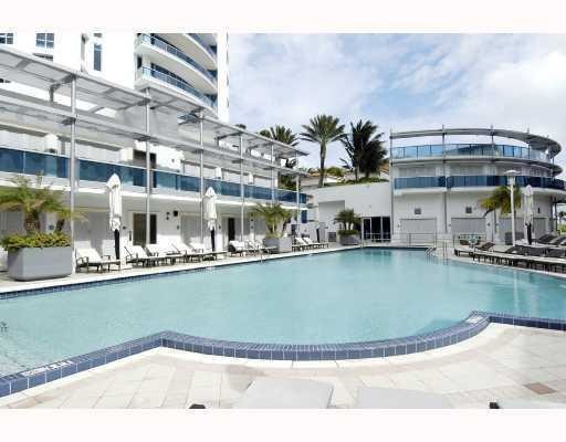 Building Photo - 5959 Collins Ave