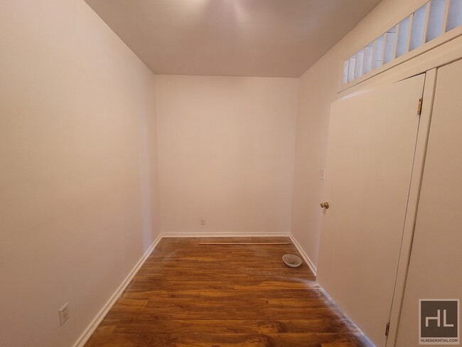 Building Photo - Large Studio Apartment in East Flatbush