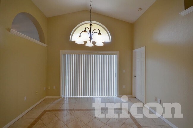 Building Photo - 2517 Clareside Dr