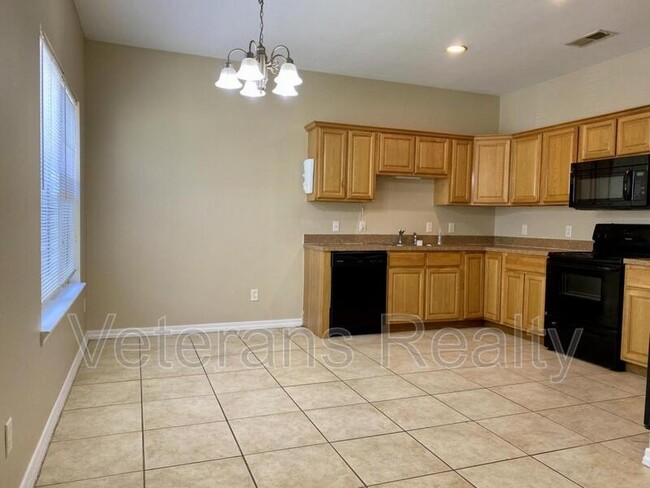 Foto del edificio - 6227 E Newton St