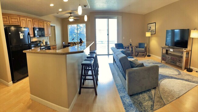 Building Photo - 606 W S Temple St