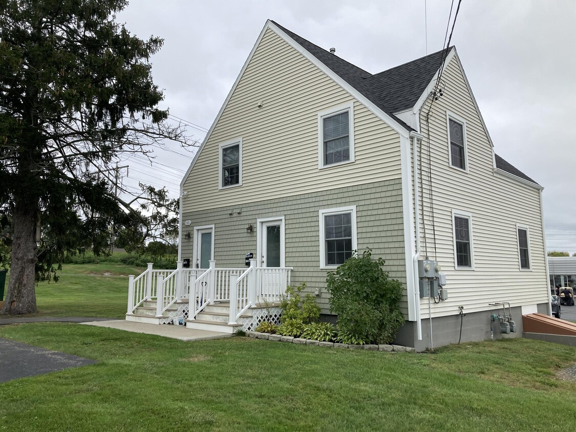 Primary Photo - 155 Farm Ln