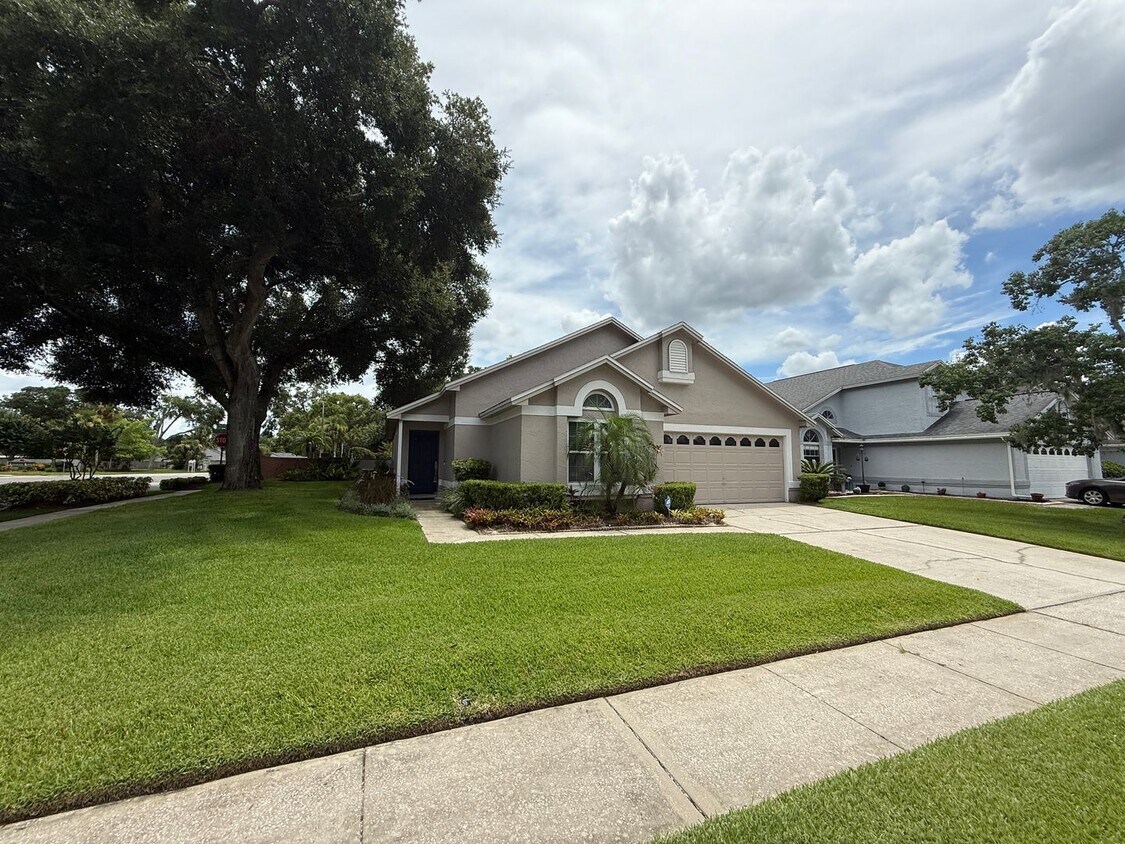 Foto principal - Charming 2-Bed, 2-Bath Home in The Reserve...