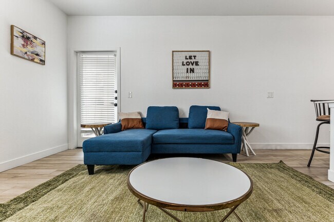 Foto del edificio - 9450 W Cabela Dr