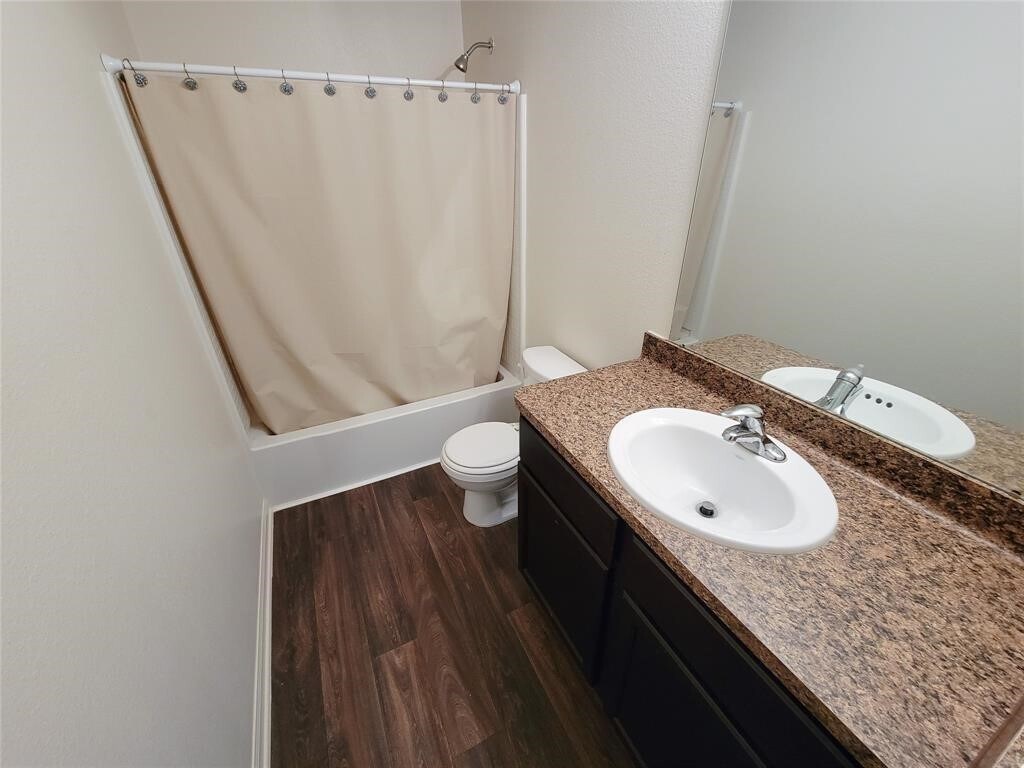 Foto del edificio - 17119 Sugar River