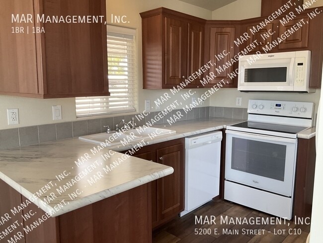 Foto del edificio - 5200 E Main St