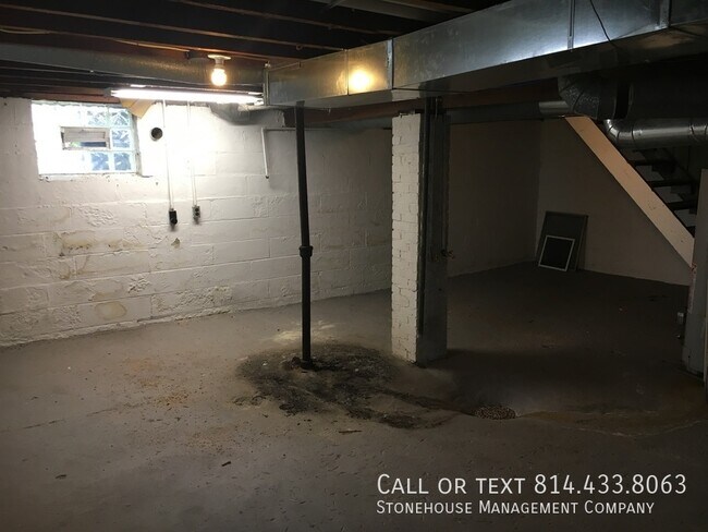 Foto del edificio - 1404 E 8th St