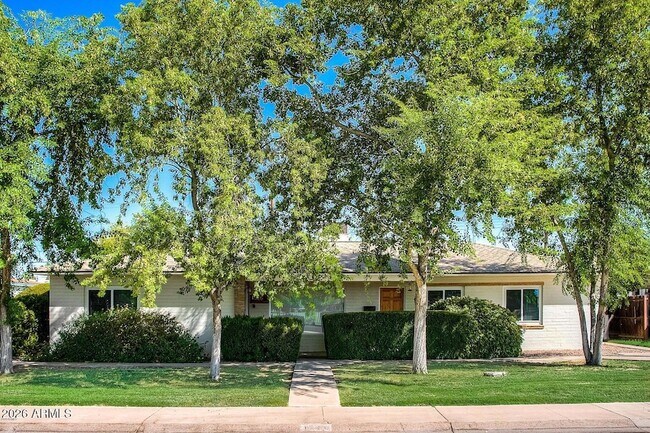Foto del edificio - 1526 W Windsor Ave